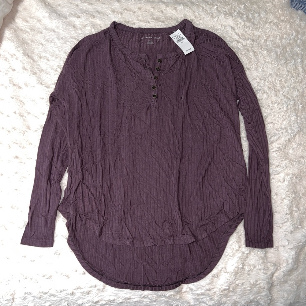 NWT Aerie silky/flowy long sleeve Henley top (small)